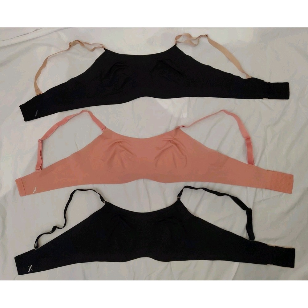Knix Lot of Bras Seamless Wireless 2 Black 1 Coral Size 3